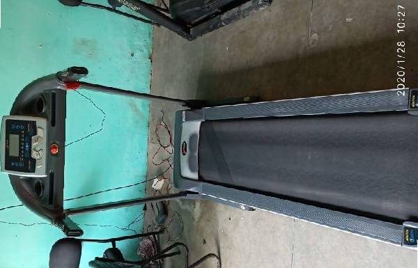 Cảnh giác mua máy chạy bộ cũ trên mạng kẻo mất tiền oan